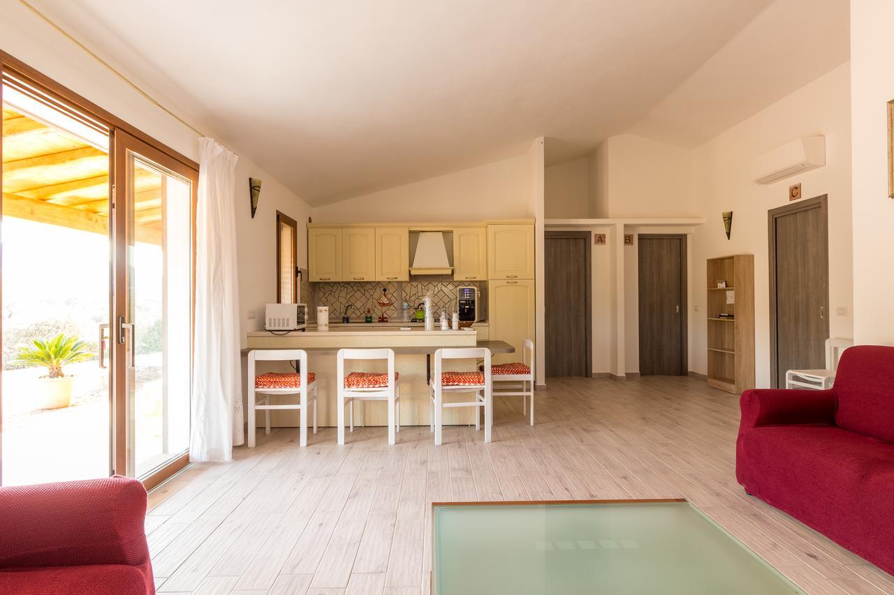 אולביה Molti Mari B&B Resort מראה חיצוני תמונה